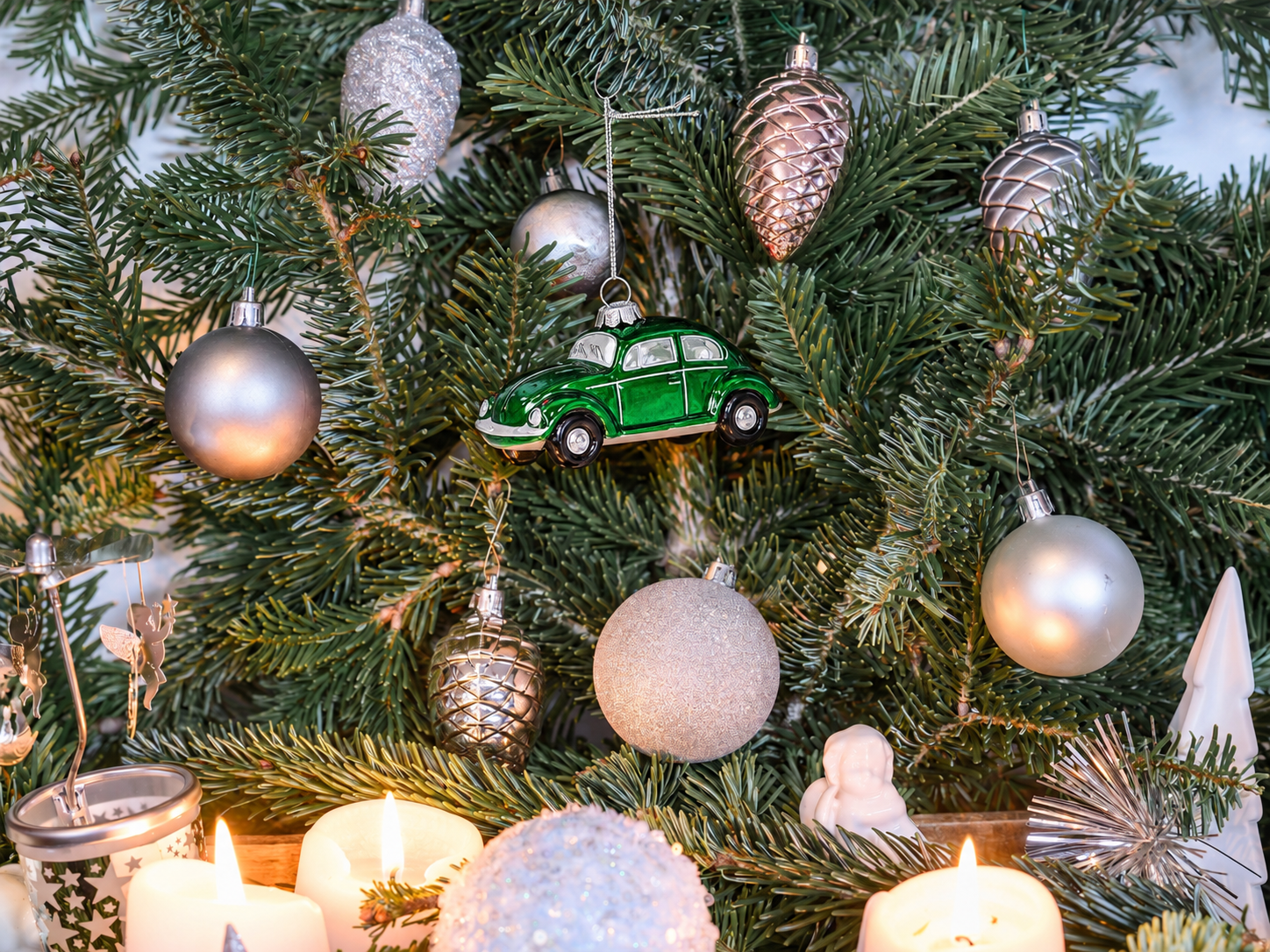 VW Beetle decorative pendant & glass Christmas ornament in gift box (Scale 1:40)