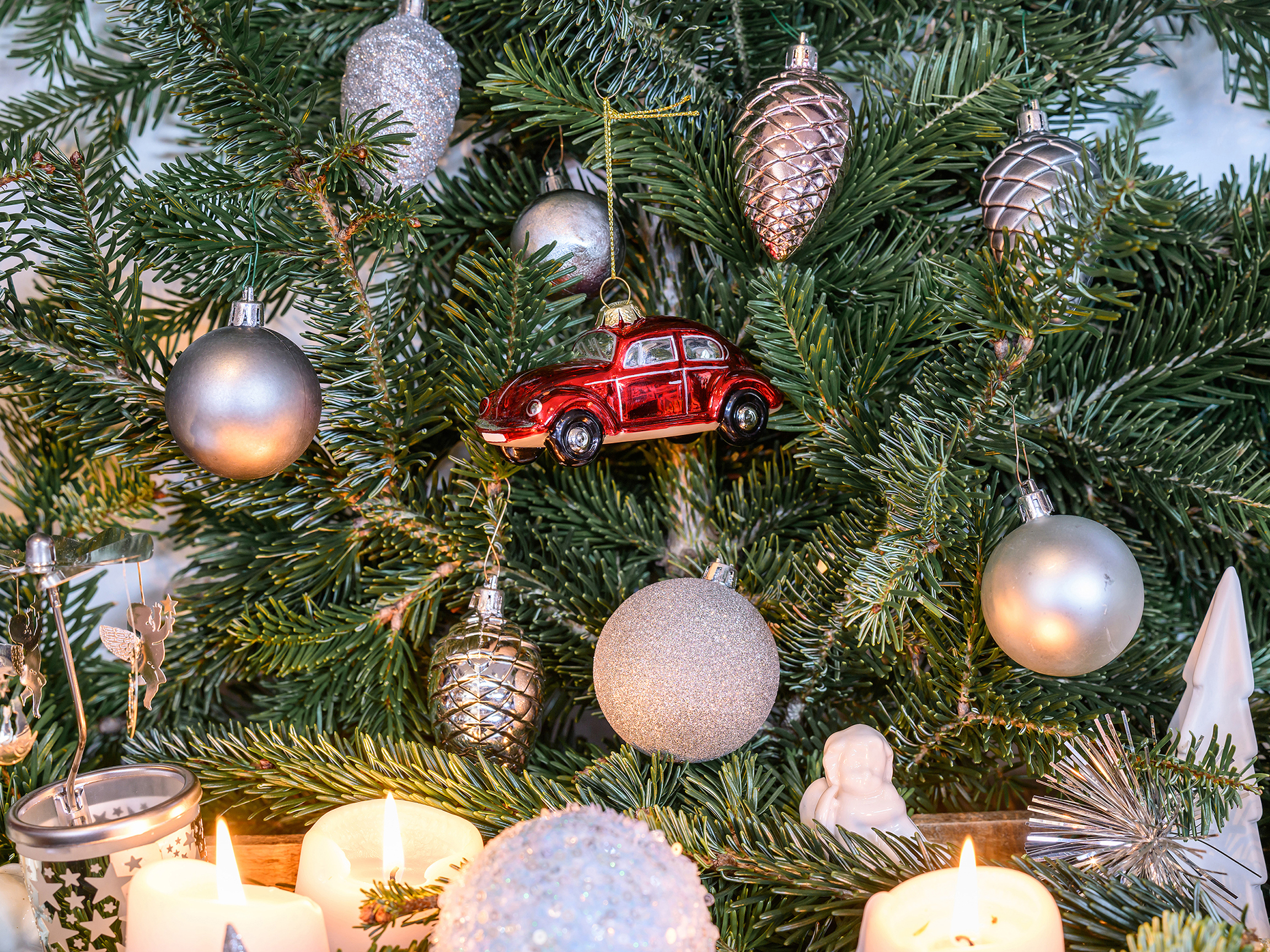 VW Beetle decorative pendant & glass Christmas ornament in gift box (Scale 1:40)